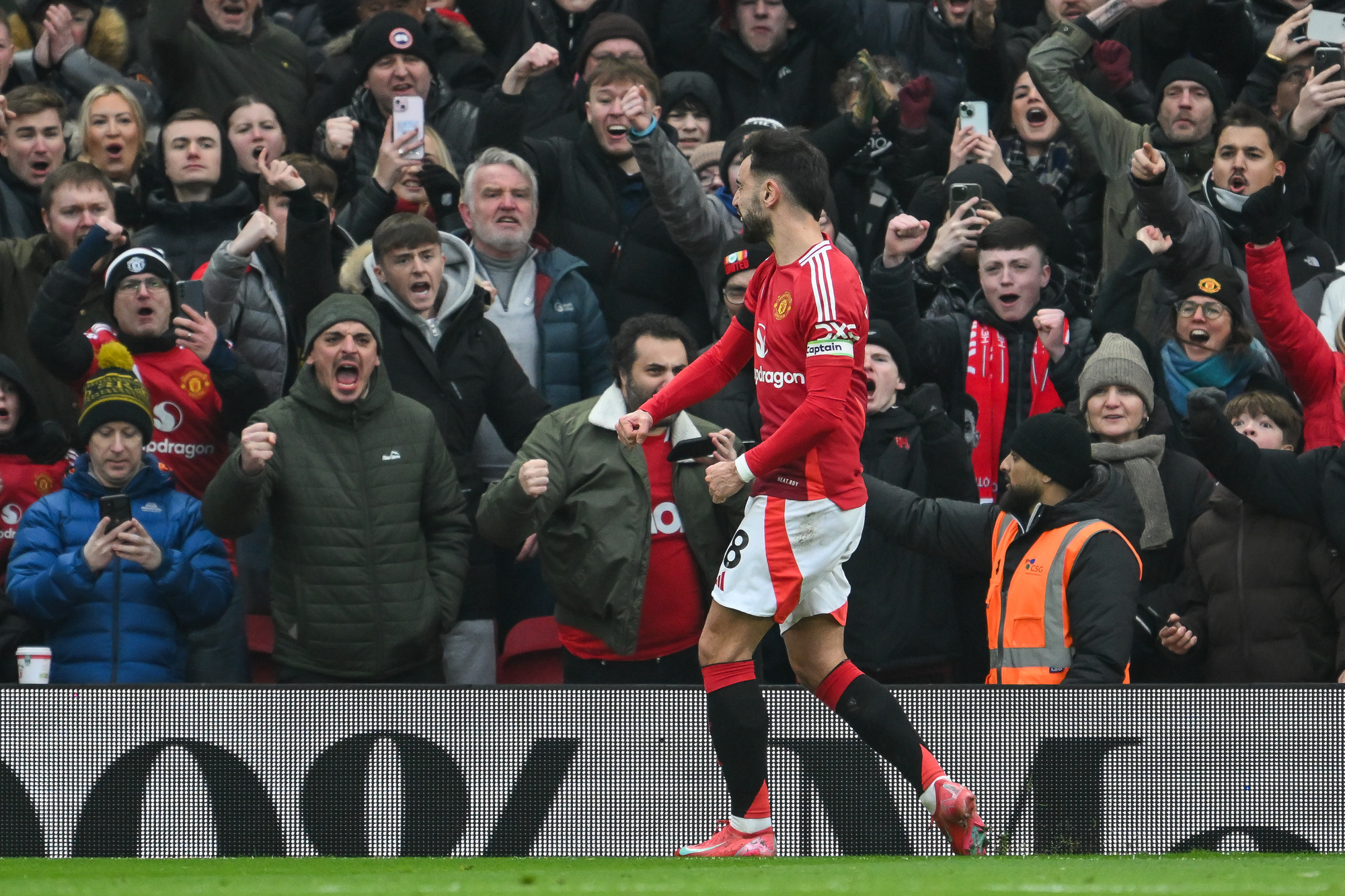 Manchester United collect a deserved three European points against Rangers